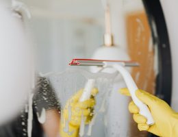 6 Things to Consider When Choosing Professional Cleaners