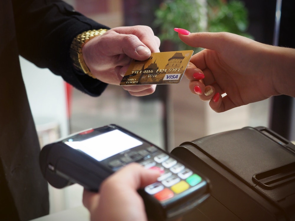Guide to saving money and using credit card