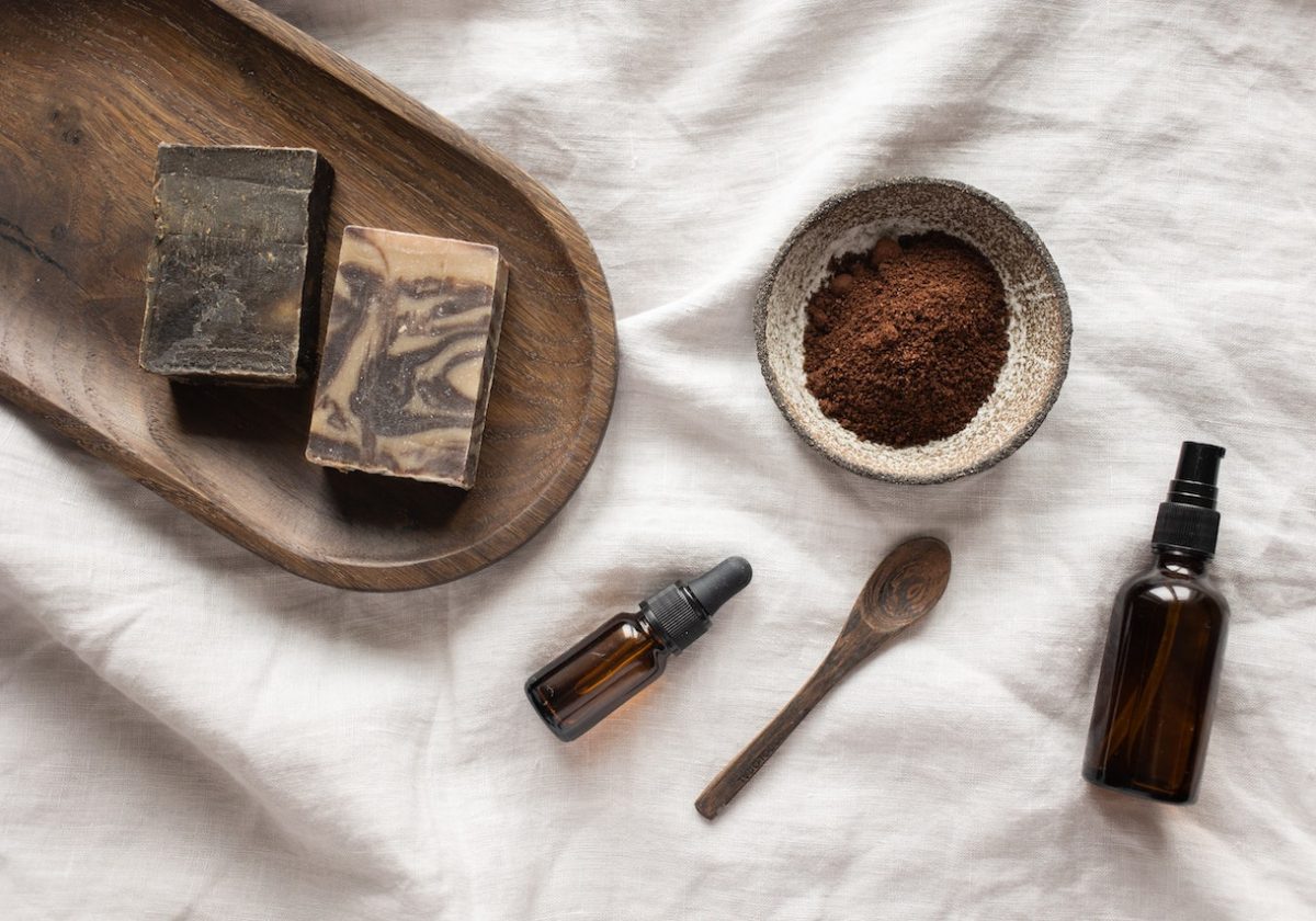 The Complete Guide to Aromatherapy Massage