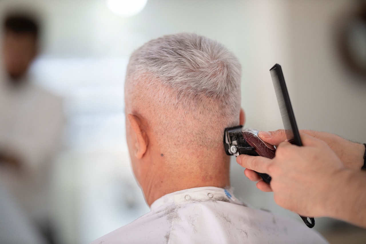 Electric Razors vs. Hair Trimmers Which Tool Is The Best Choice? EPHAS