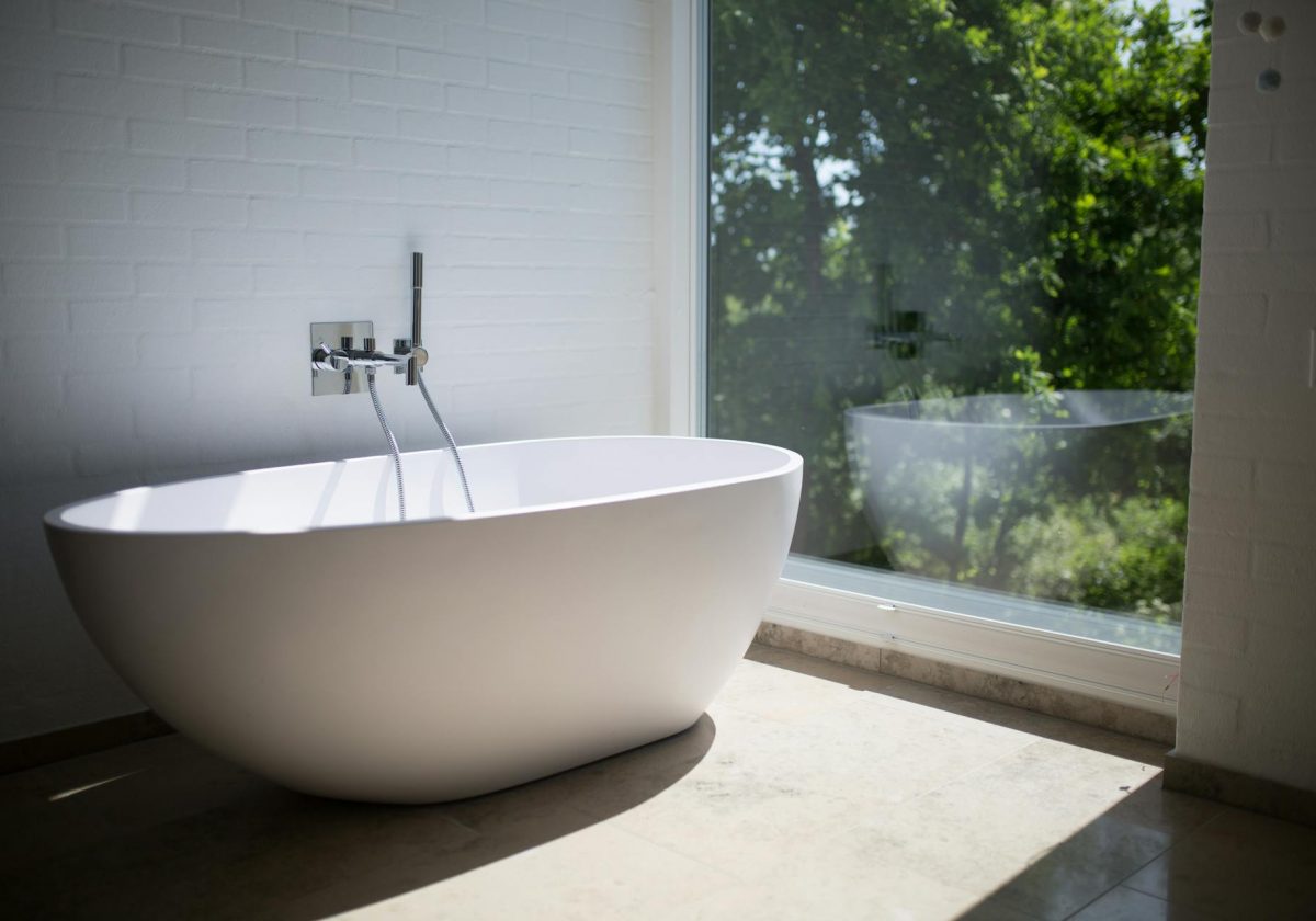 How to Make a Small Bathroom Feel More Luxurious Without Expanding It